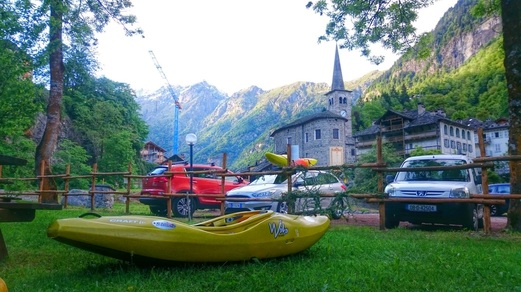 Waka kayaks Tutea in Italy